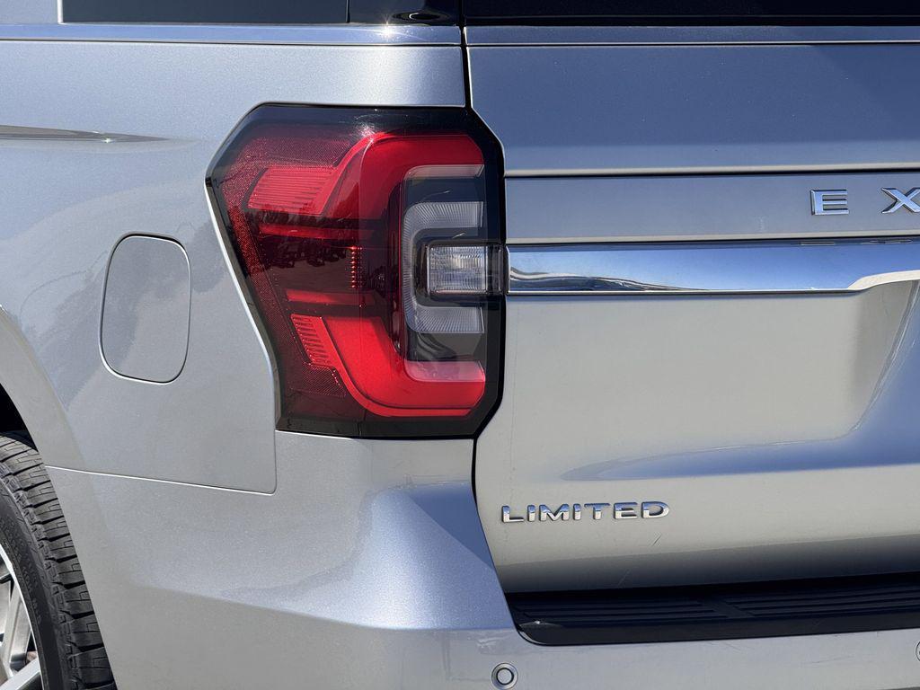 used 2024 Ford Expedition car, priced at $44,826