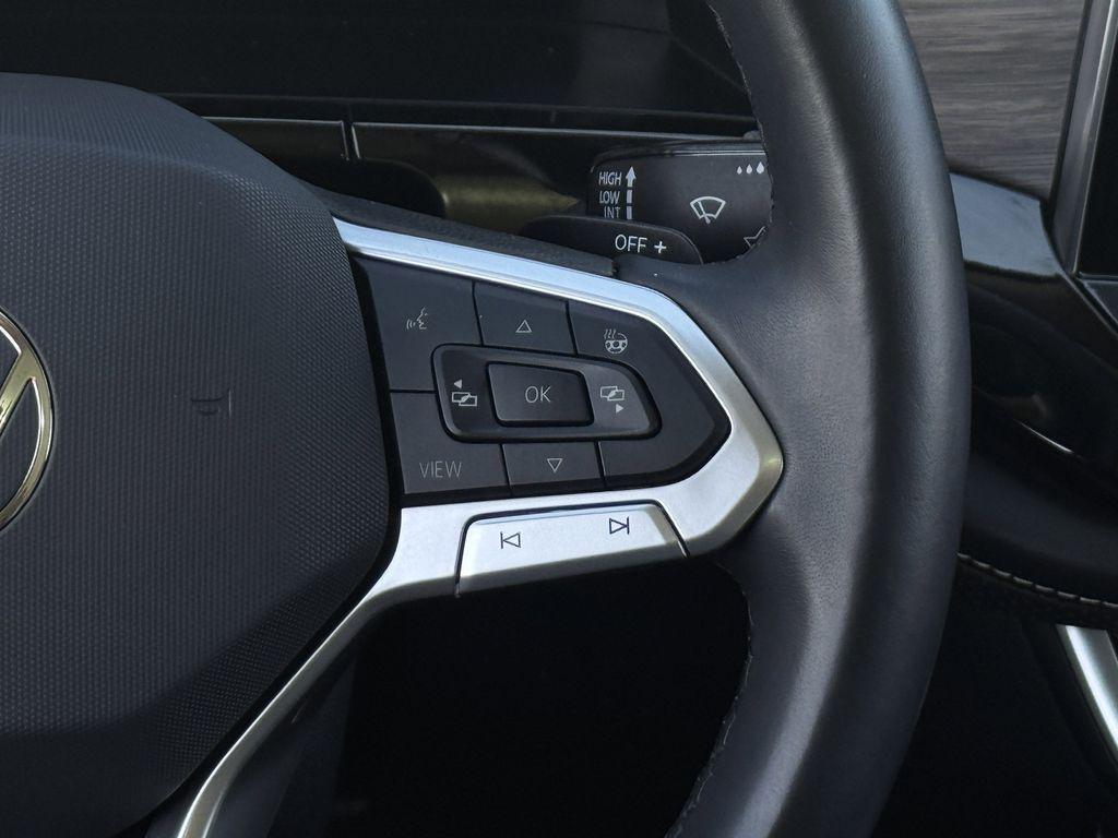 used 2025 Volkswagen Atlas car, priced at $40,954