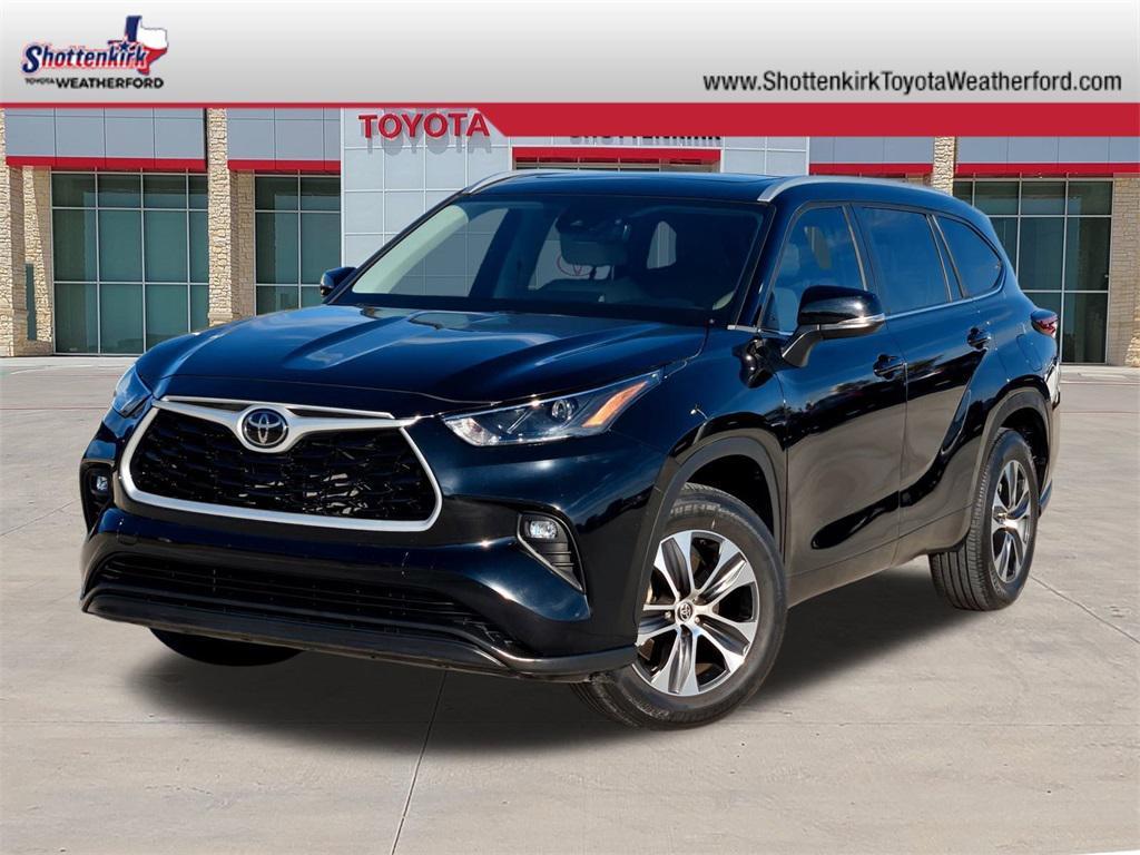 used 2023 Toyota Highlander car, priced at $32,954