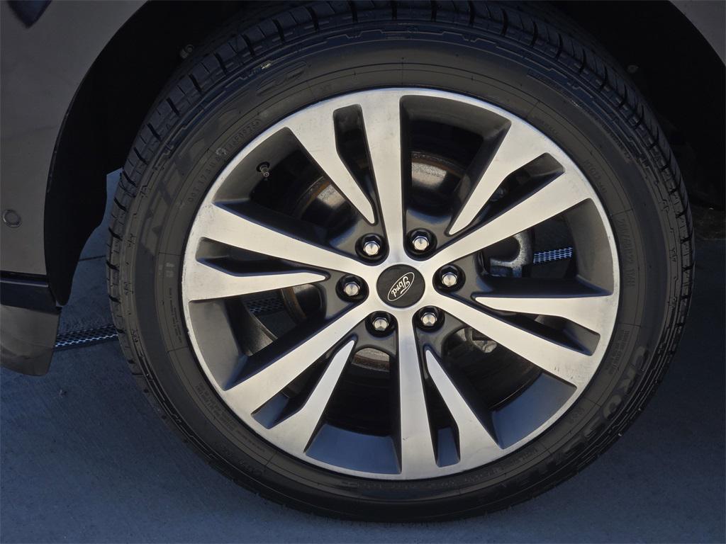 used 2021 Ford Expedition car, priced at $43,989