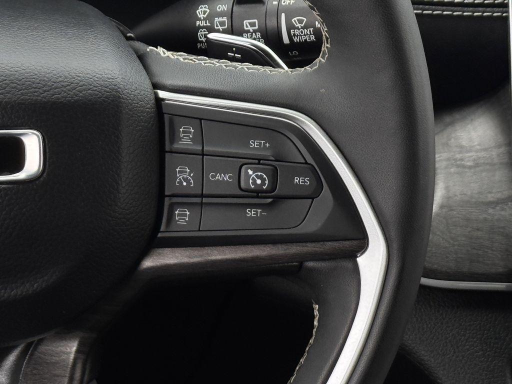 used 2024 Jeep Grand Cherokee L car, priced at $27,748