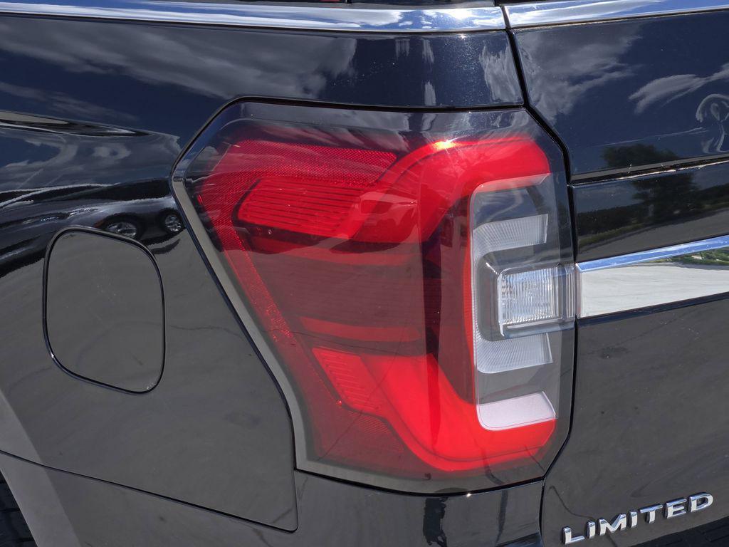 used 2024 Ford Expedition car, priced at $44,966