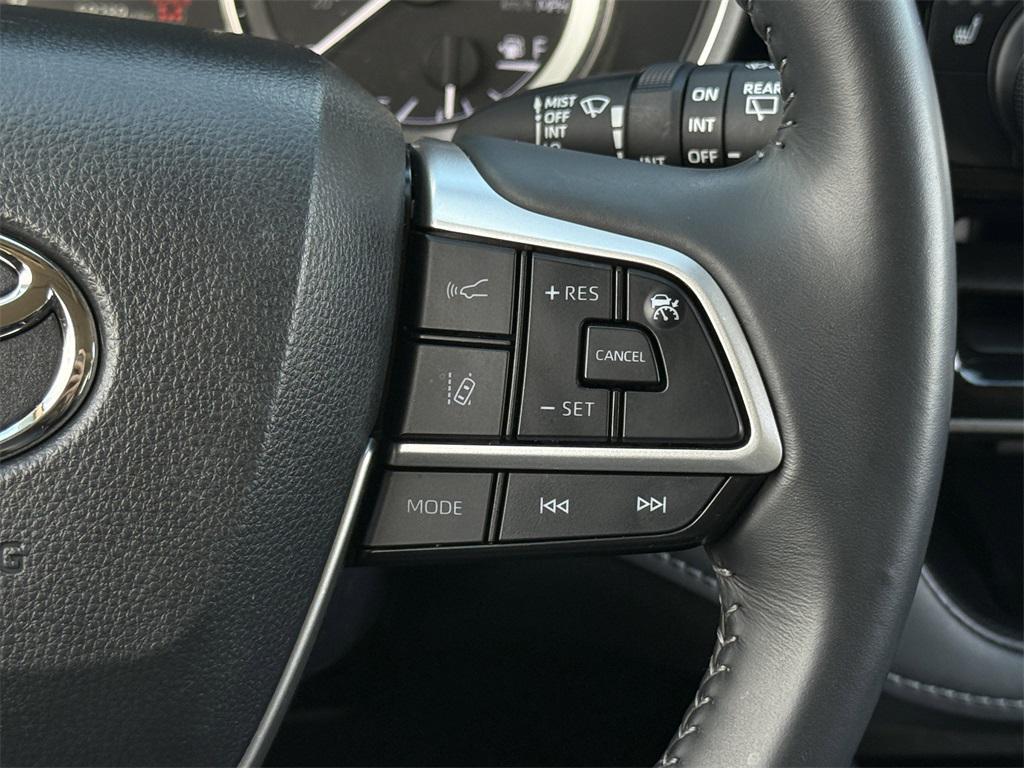 used 2024 Toyota Highlander car, priced at $32,931