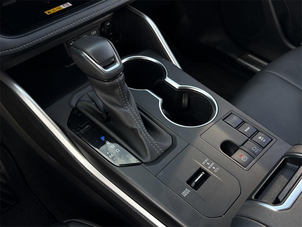 used 2024 Toyota Highlander car, priced at $32,931