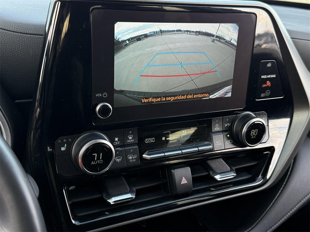 used 2024 Toyota Highlander car, priced at $32,931