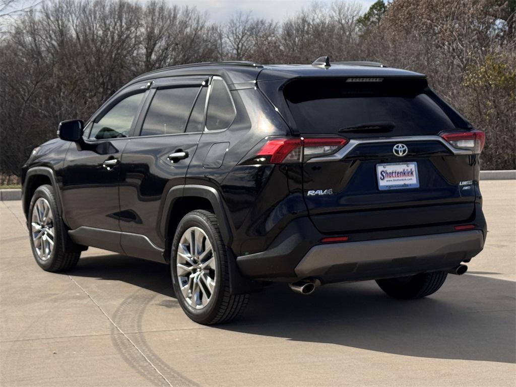 used 2019 Toyota RAV4 car, priced at $22,998