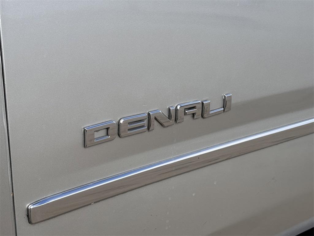 used 2018 GMC Yukon car, priced at $24,952