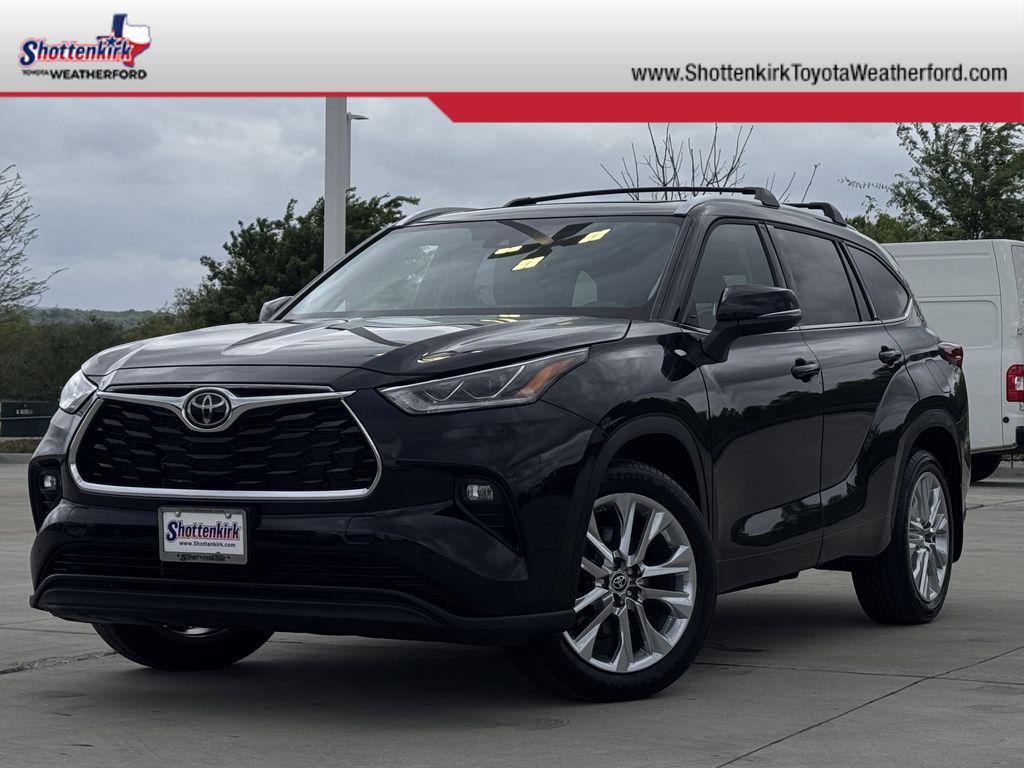 used 2023 Toyota Highlander car, priced at $38,977