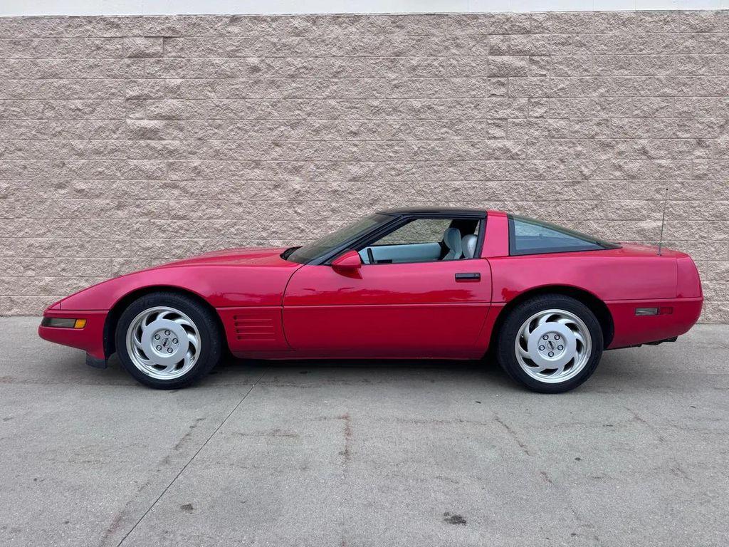 used 1992 Chevrolet Corvette car, priced at $12,900