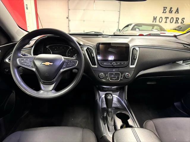 2018 Gray Chevrolet Malibu