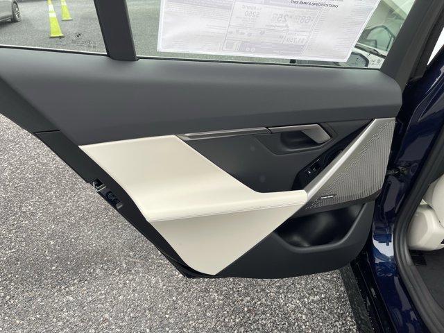 new 2026 BMW 550e car