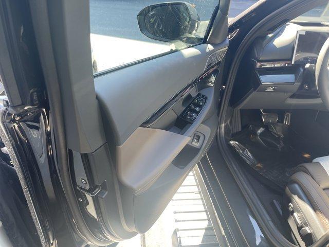 new 2026 BMW 550e car