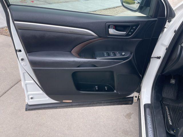 used 2017 Toyota Highlander car, priced at $17,495