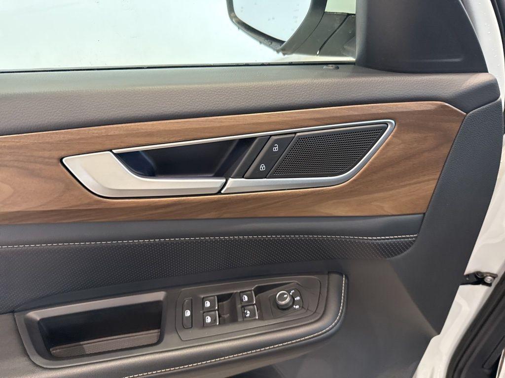 used 2024 Volkswagen Atlas car, priced at $27,467