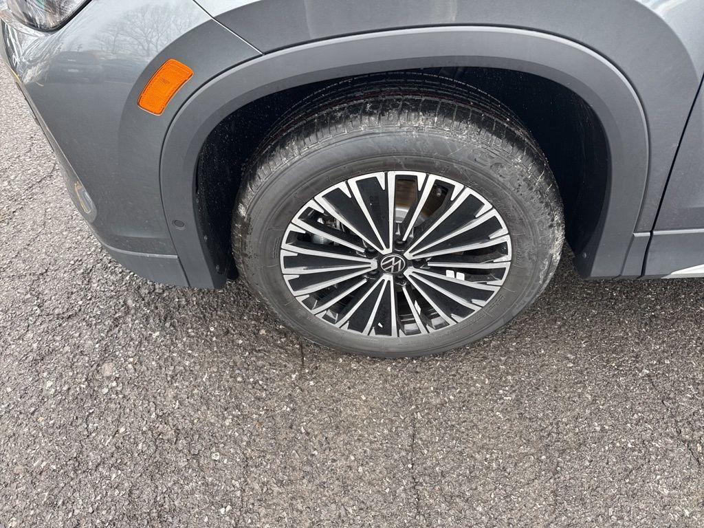 new 2026 Volkswagen Tiguan car, priced at $33,638