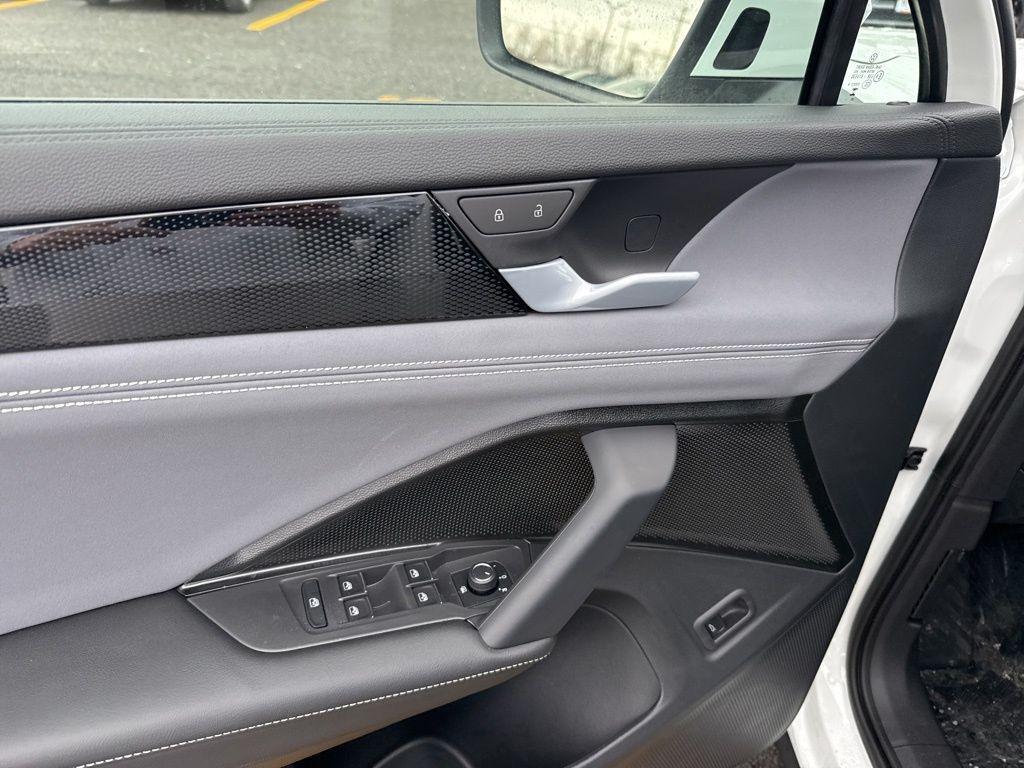 new 2026 Volkswagen Tiguan car, priced at $37,343