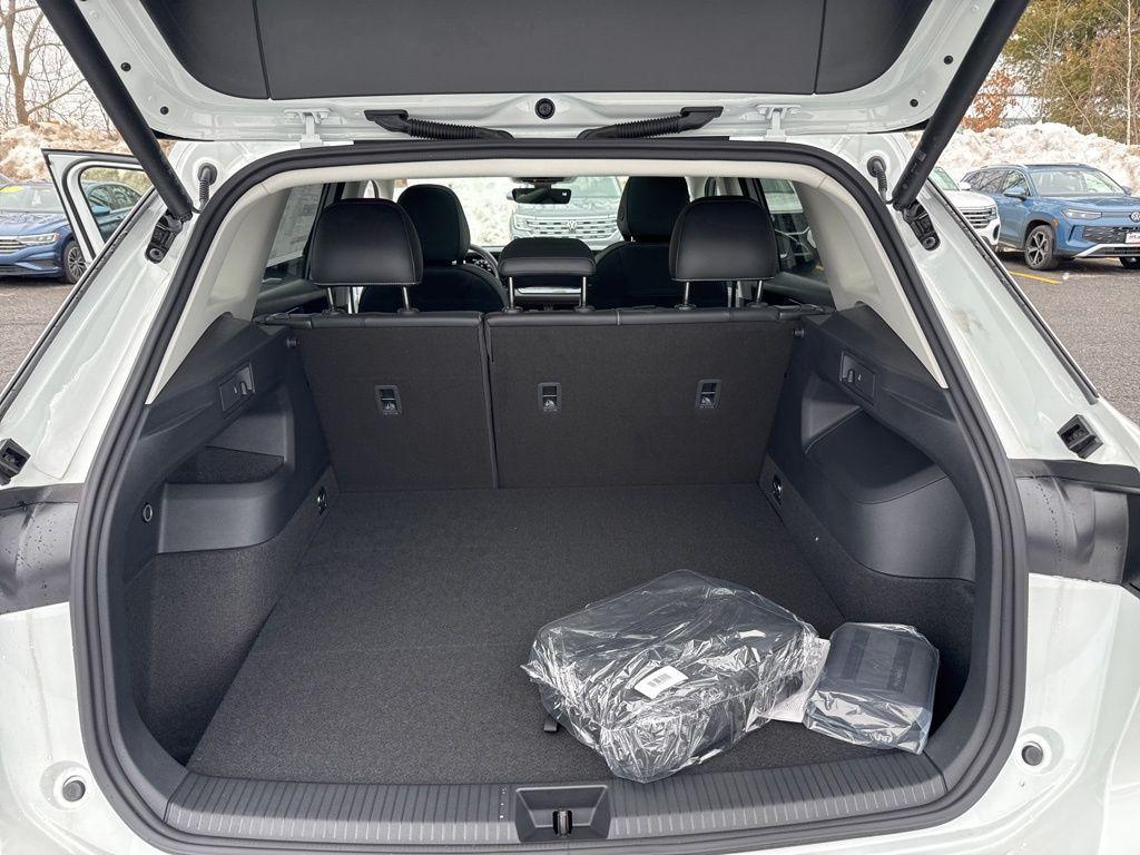 new 2026 Volkswagen Tiguan car, priced at $37,343