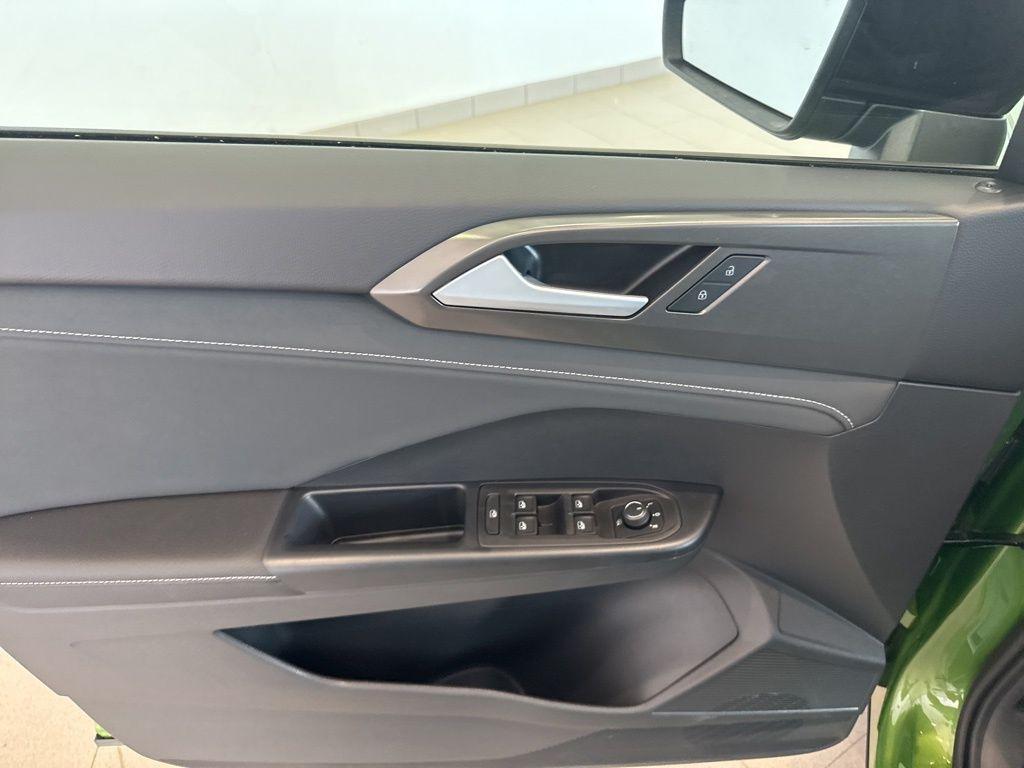 new 2025 Volkswagen Taos car, priced at $32,937