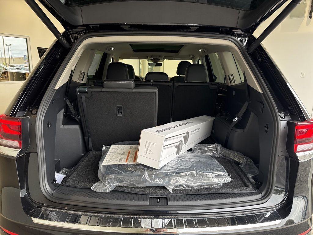 new 2026 Volkswagen Atlas car, priced at $55,953