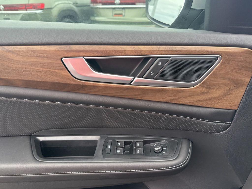 new 2026 Volkswagen Atlas car, priced at $42,798