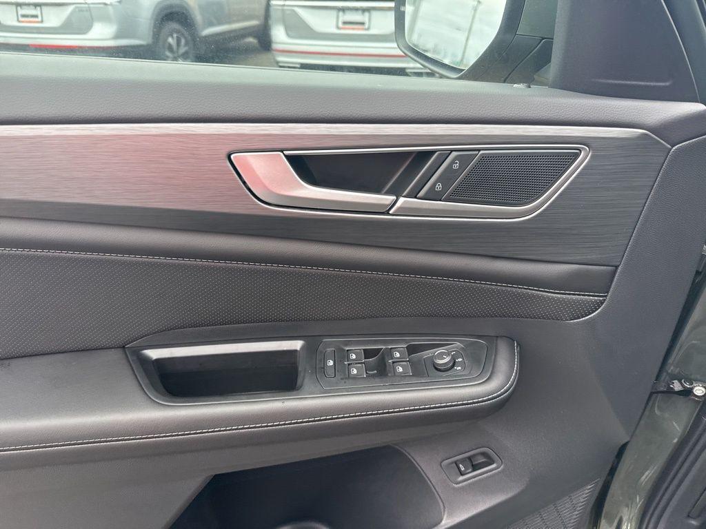 new 2026 Volkswagen Atlas Cross Sport car, priced at $47,350