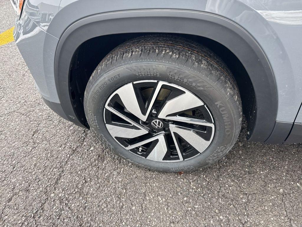 new 2026 Volkswagen Atlas car, priced at $50,869