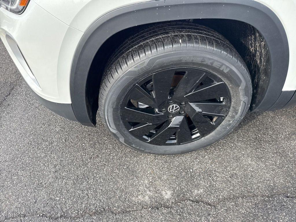 new 2026 Volkswagen Atlas car, priced at $48,910