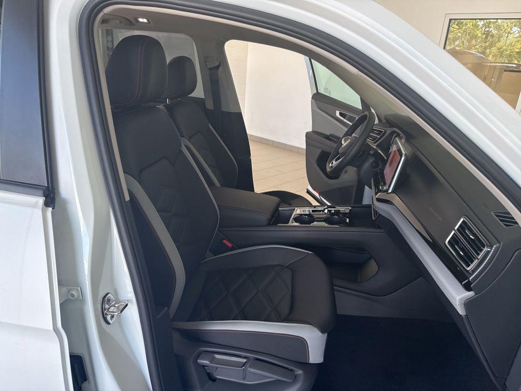 new 2026 Volkswagen Atlas car, priced at $50,902