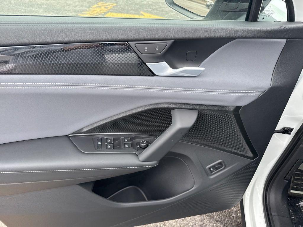 new 2026 Volkswagen Tiguan car, priced at $40,756