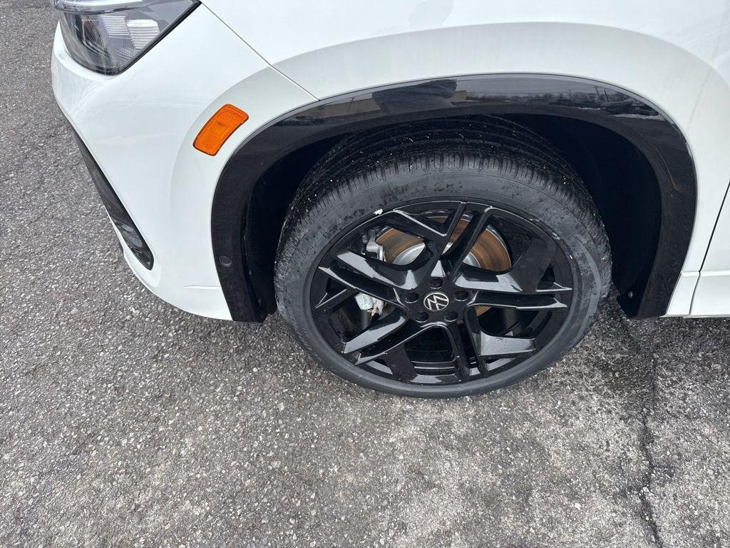 new 2026 Volkswagen Tiguan car, priced at $40,756