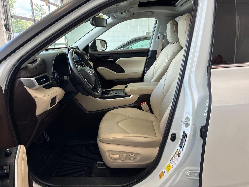 used 2020 Toyota Highlander car, priced at $26,482