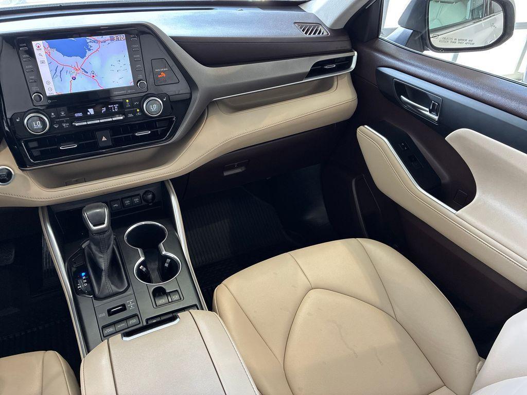 used 2020 Toyota Highlander car, priced at $26,482