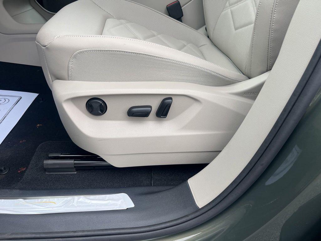 new 2026 Volkswagen Atlas car, priced at $47,363