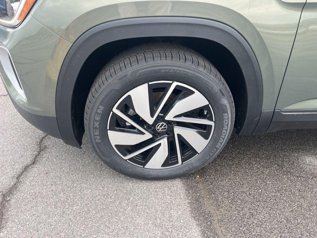 new 2026 Volkswagen Atlas car, priced at $47,363