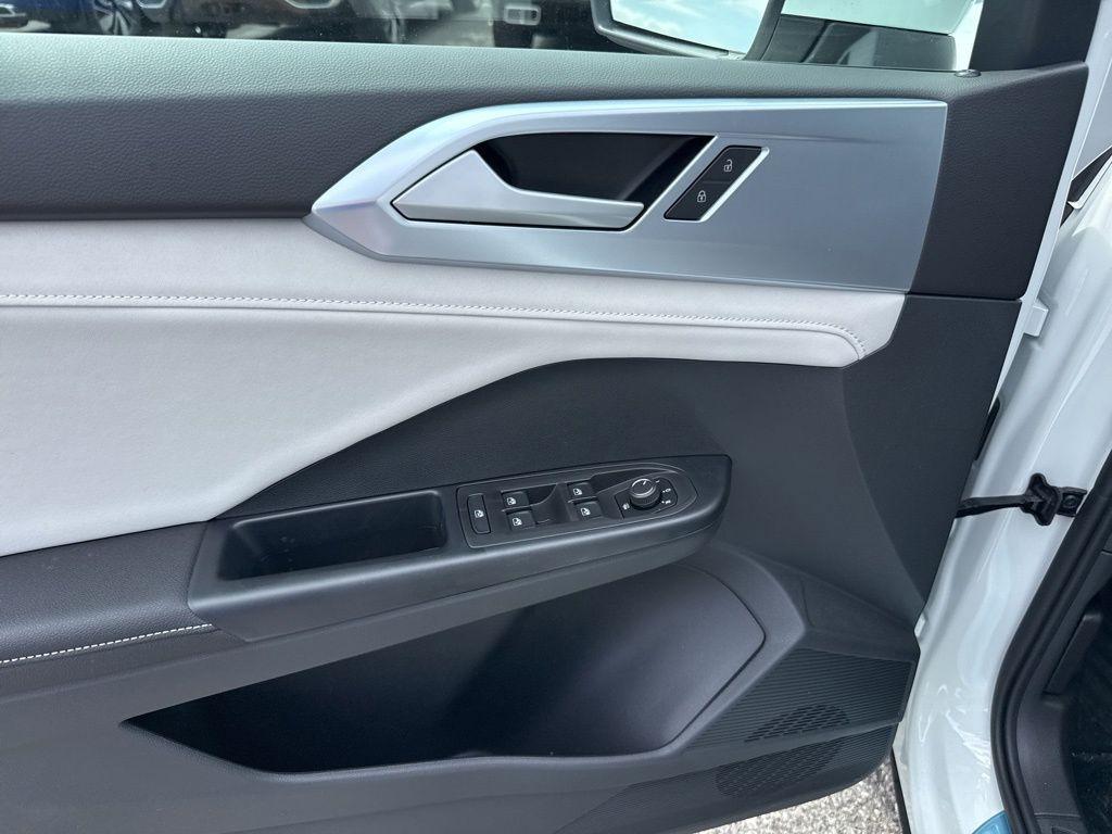 new 2026 Volkswagen Taos car, priced at $32,079