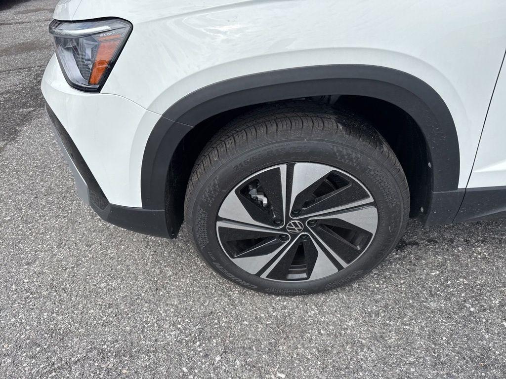 new 2026 Volkswagen Taos car, priced at $32,079