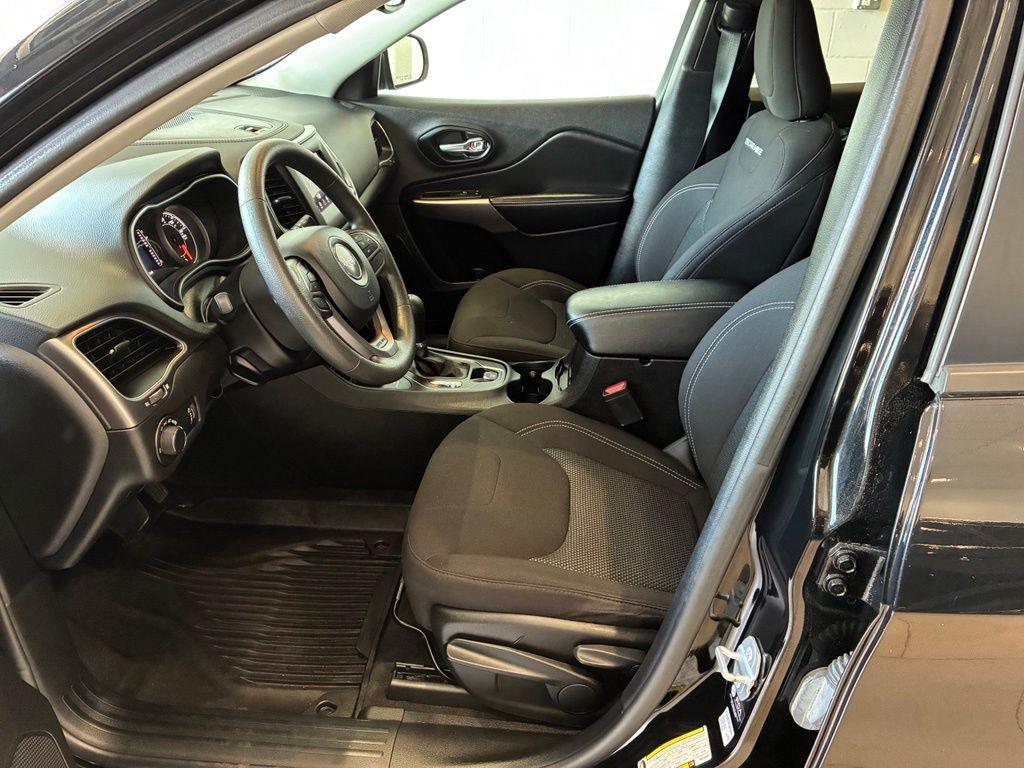 used 2021 Jeep Cherokee car, priced at $18,991