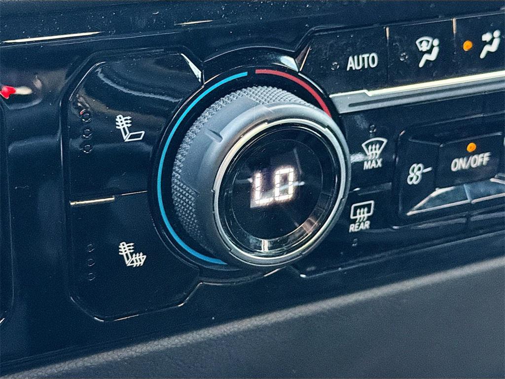 used 2024 Chevrolet Silverado 1500 car, priced at $38,400