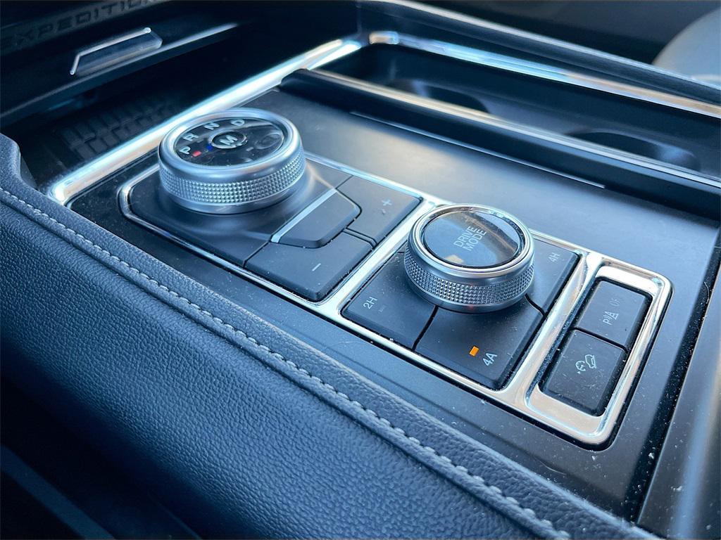 used 2024 Ford Expedition Max car, priced at $45,000