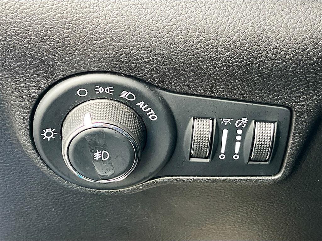 used 2023 Jeep Compass car, priced at $18,900