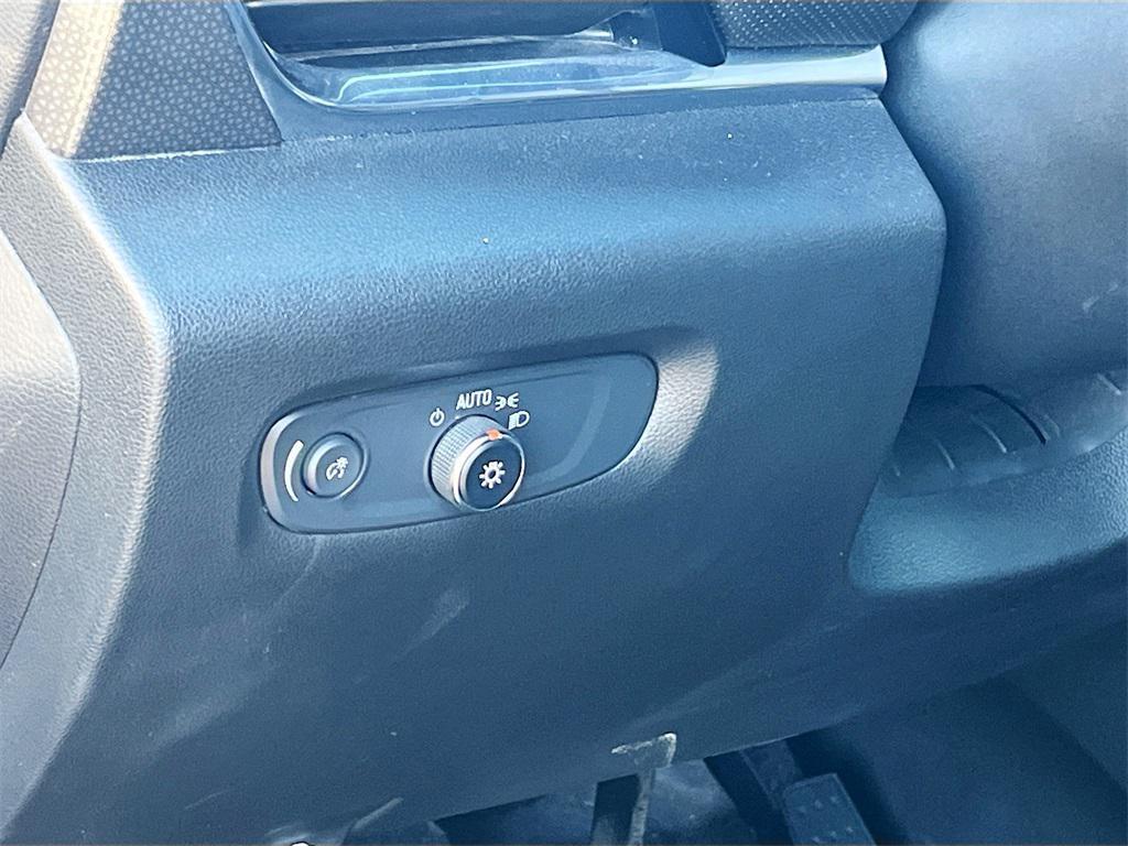 used 2023 Chevrolet Traverse car, priced at $30,000