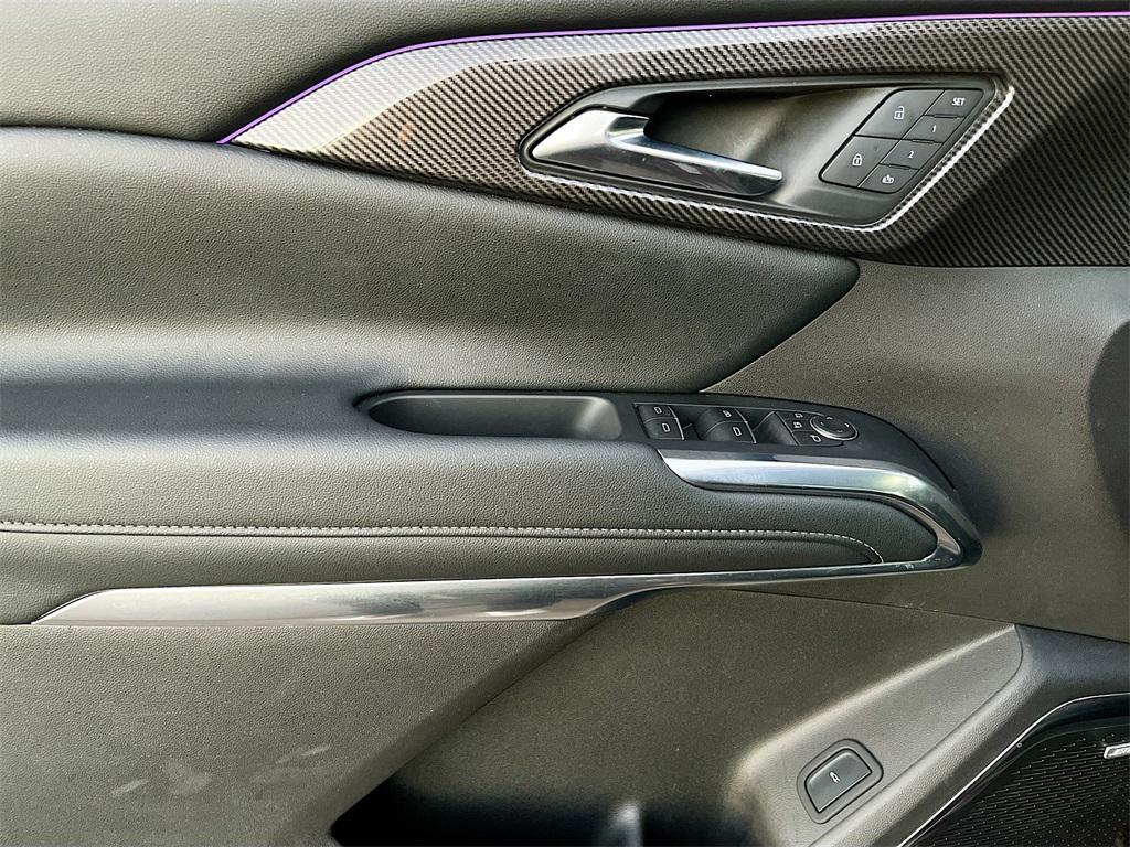 used 2025 Chevrolet Traverse car, priced at $42,000