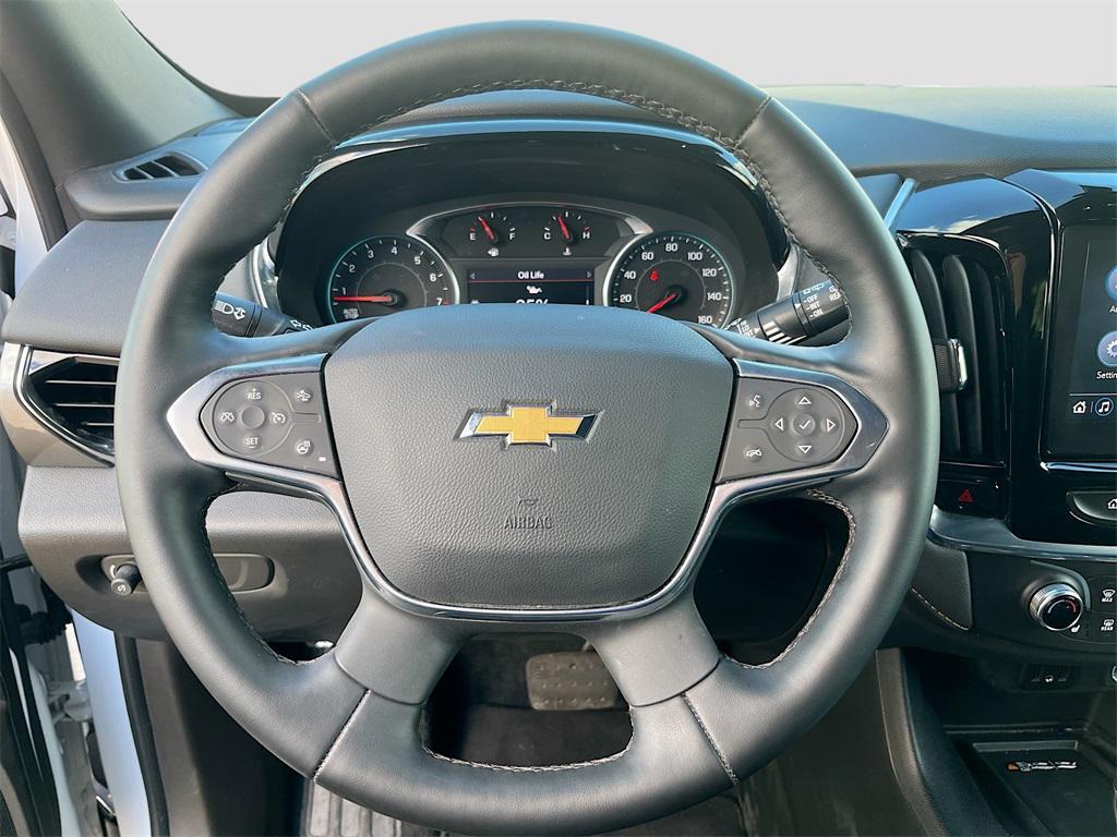 used 2023 Chevrolet Traverse car, priced at $27,300