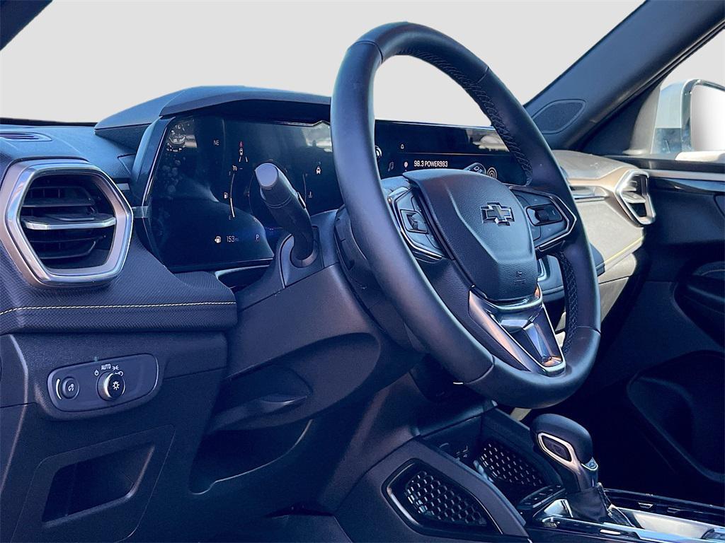 used 2025 Chevrolet TrailBlazer car, priced at $23,500