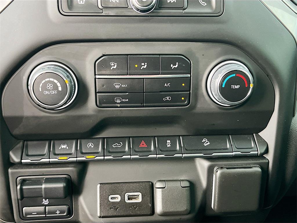 used 2024 Chevrolet Silverado 1500 car, priced at $38,400