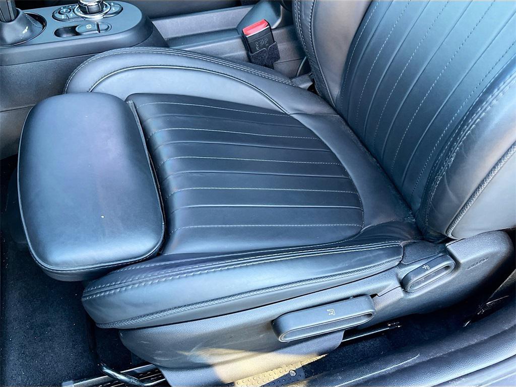 used 2024 MINI Hardtop car, priced at $21,100