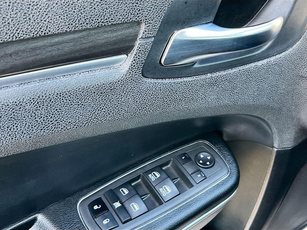 used 2022 Chrysler 300 car, priced at $18,900