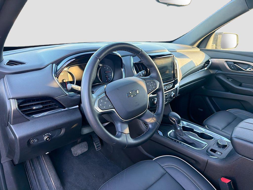used 2023 Chevrolet Traverse car, priced at $29,400