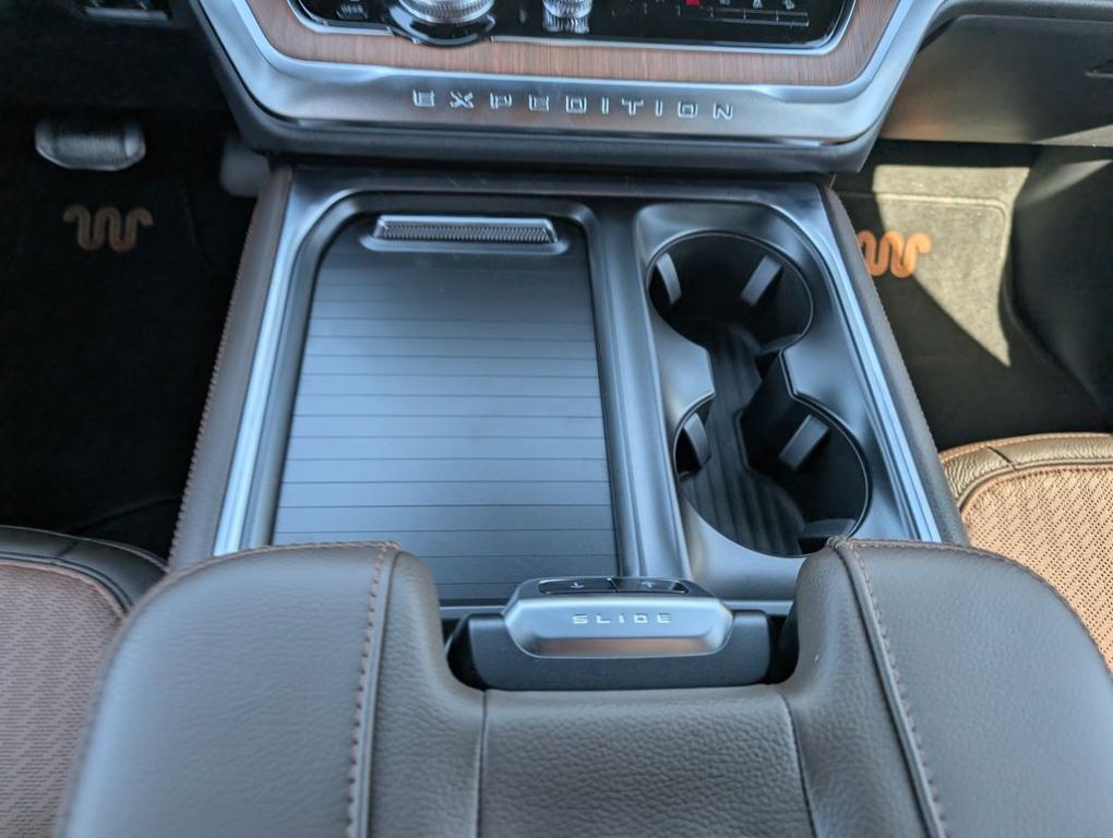 new 2026 Ford Expedition car, priced at $82,650