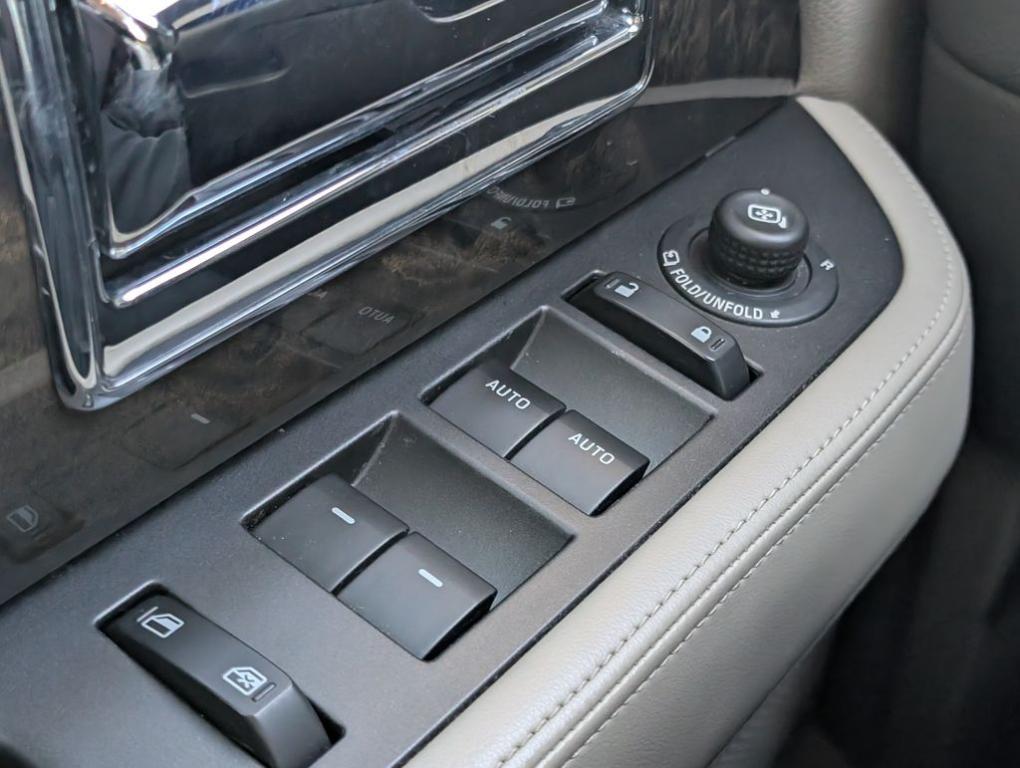 used 2015 Lincoln Navigator car, priced at $11,000